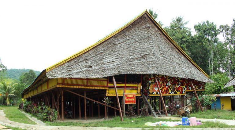 Rumah Betang Dusun Nek Bindang, Kabupaten Sanggau  KASKUS