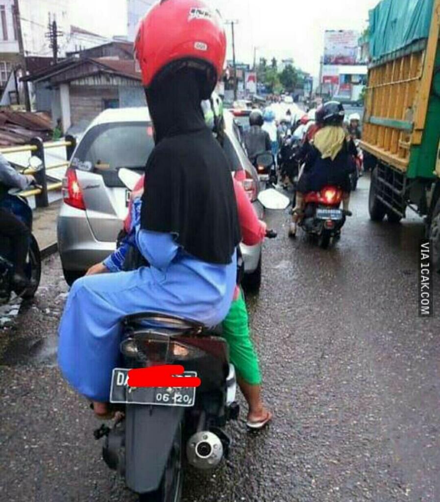 pentingnya pake helem