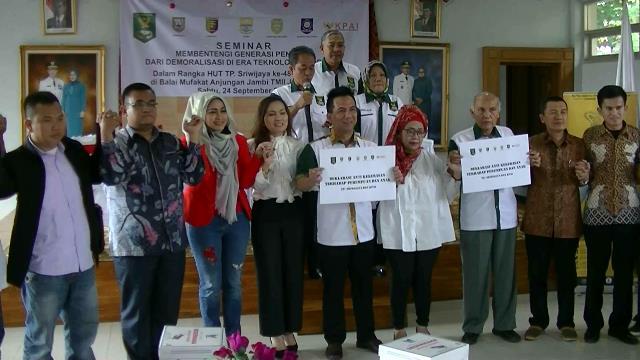KPAI Menindak Tegas Akan Panggil Orangtua Awkarin Dan Anya Geraldine