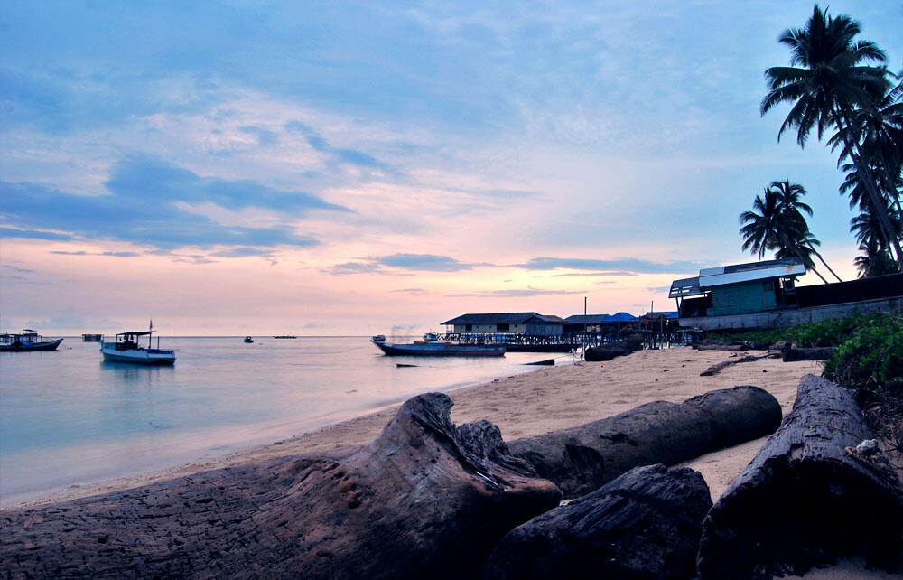 Jangan Pernah Bilang Sudah Keliling Indonesia Sebelum Mengunjungi Pulau-Pulau Ini