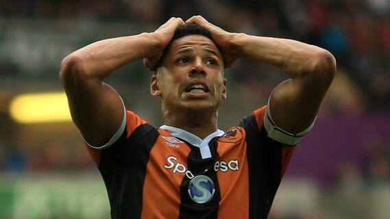 Curtis Davies Sanjung Habis Liverpool