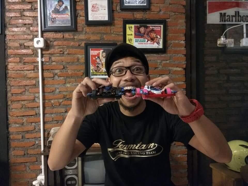 Lepas Penat dengan Bermain Tamiya &quot;Nostalgia 90-an) nge-Race di MLG CAFE