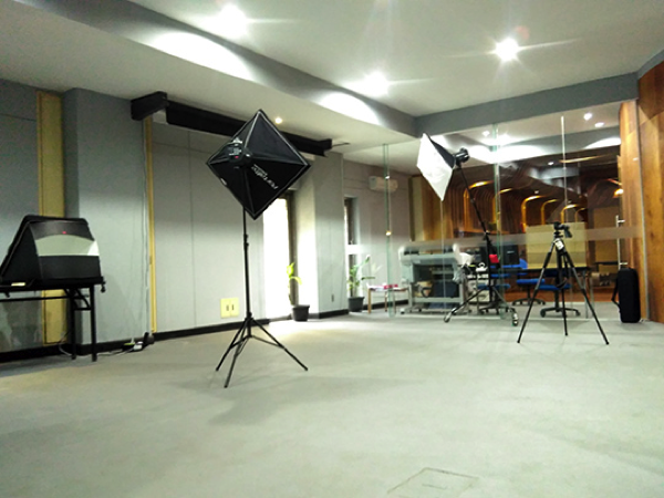 Yuk Gan, Ane Ajak Ngintip Fasilitas Di Indonesia Design Development Center (IDDC)