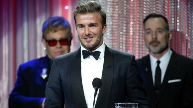 Fan Ini Habiskan Rp330 Juta Demi Menyerupai David Beckham