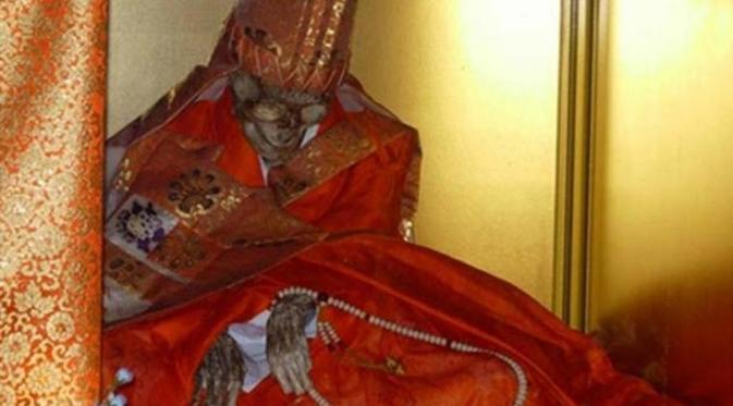 10 Kebiasaan Aneh Masa Lalu Yang Kini Tidak Berlaku