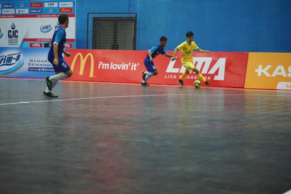 Aksi pemain di ajang LIMA Futsal Greater Jakarta Conference Hari ke-8