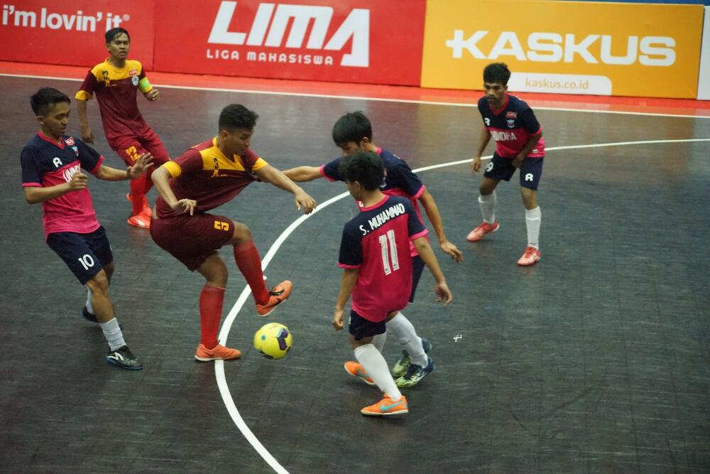Aksi pemain di ajang LIMA Futsal Greater Jakarta Conference Hari ke-8