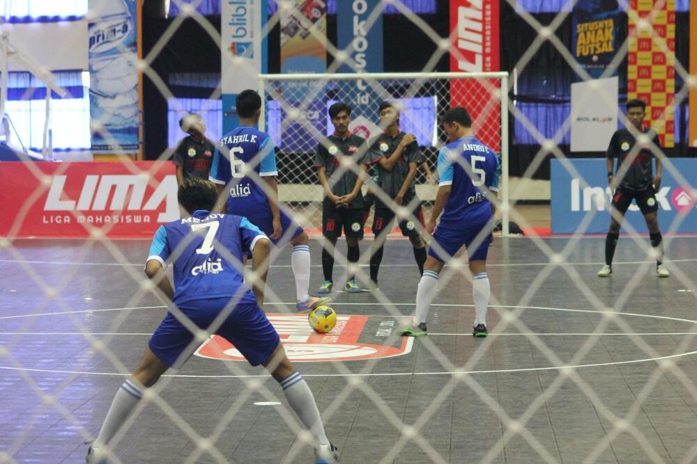 Aksi pemain di ajang LIMA Futsal Greater Jakarta Conference Hari ke-9