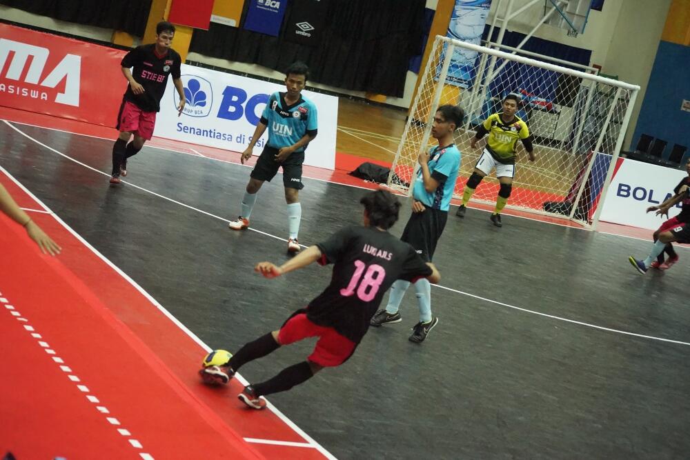 Aksi pemain di ajang LIMA Futsal Greater Jakarta Conference Hari ke-9