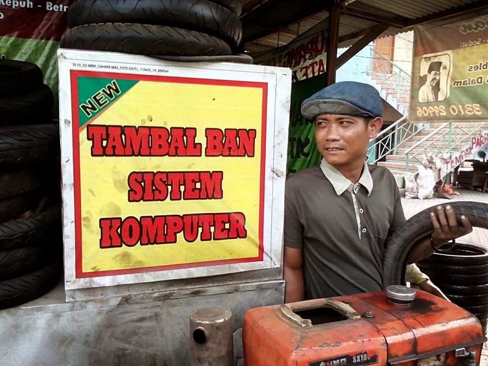 11 Potret tukang tambal ban yang hanya ada di Indonesia ini lucu-lucu banget gan