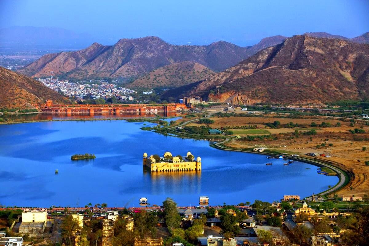 Istana Jal Mahal, Istana Di Tengah Danau Yang Hampir Tenggelam