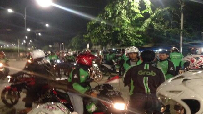 Ada Kabar Temannya Dipukul, 50 Pengemudi Ojek Online Kumpul di Kebayoran Lama