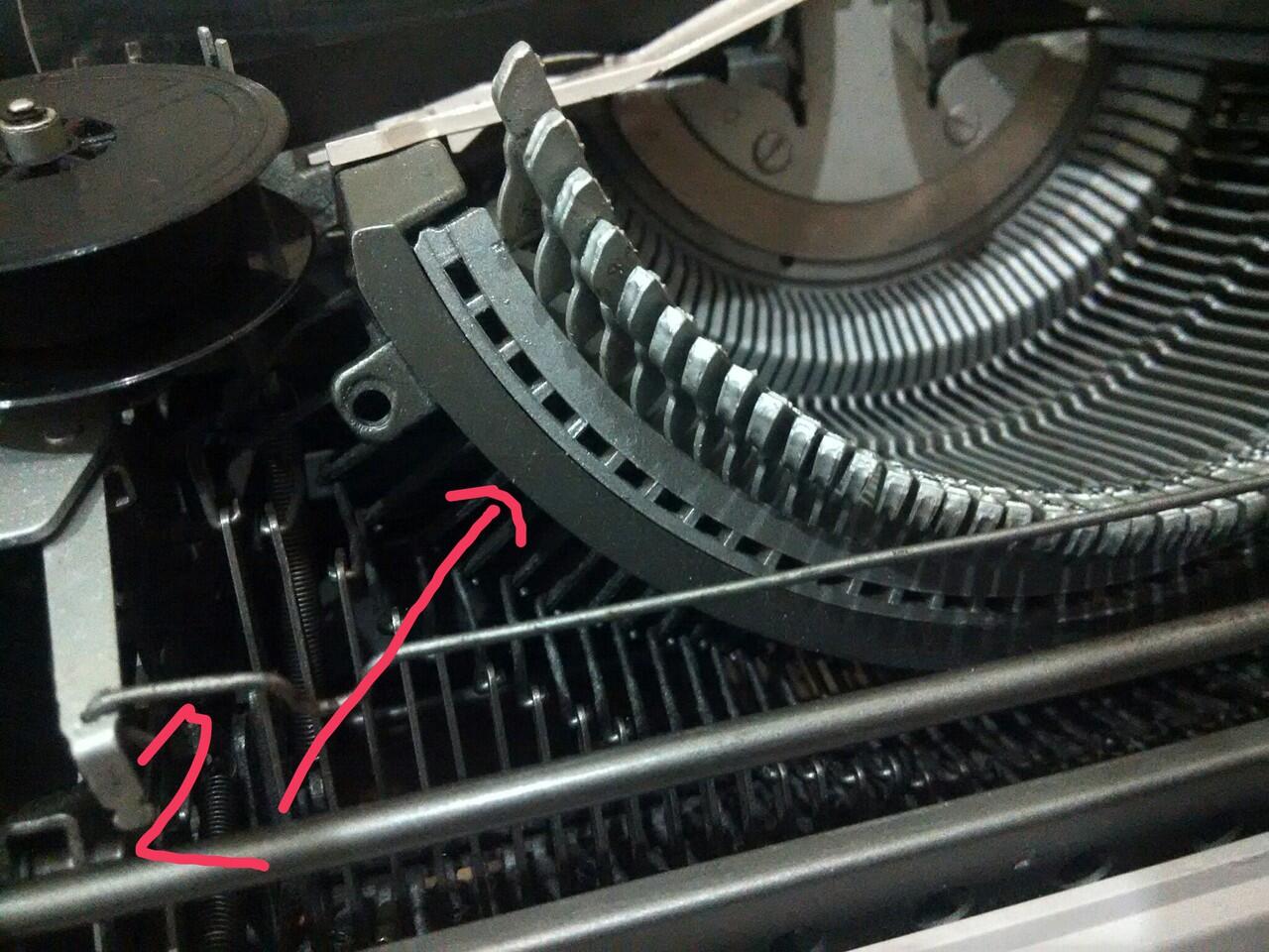 &#91;ERC&#93; Review Mesin Ketik Olivetti LINEA 98