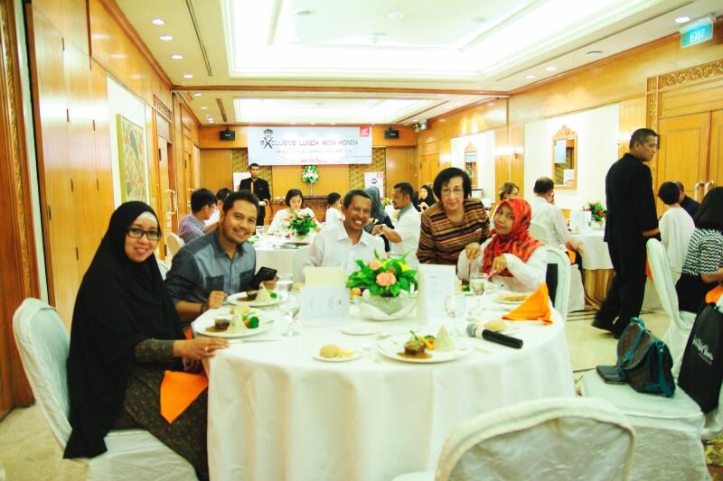 Belajar Personality, karakter building and Communication di John Robert Powers 