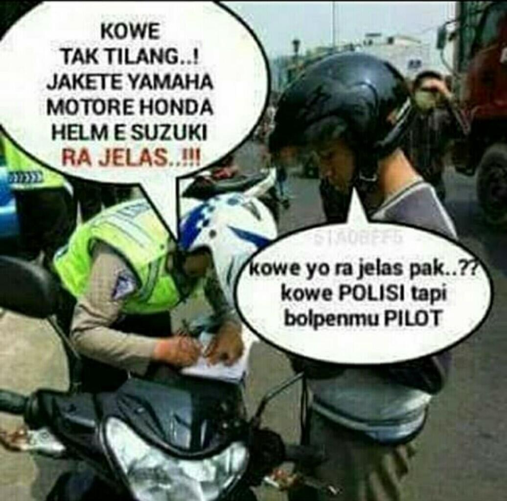 syuatu siang di tepi jalanann