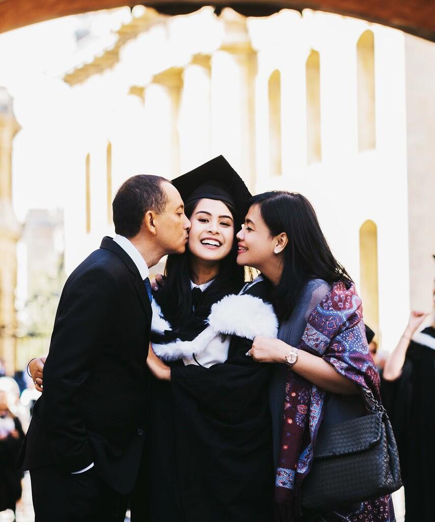 Selamat! Maudy Ayunda Raih Gelar B.A Oxford University