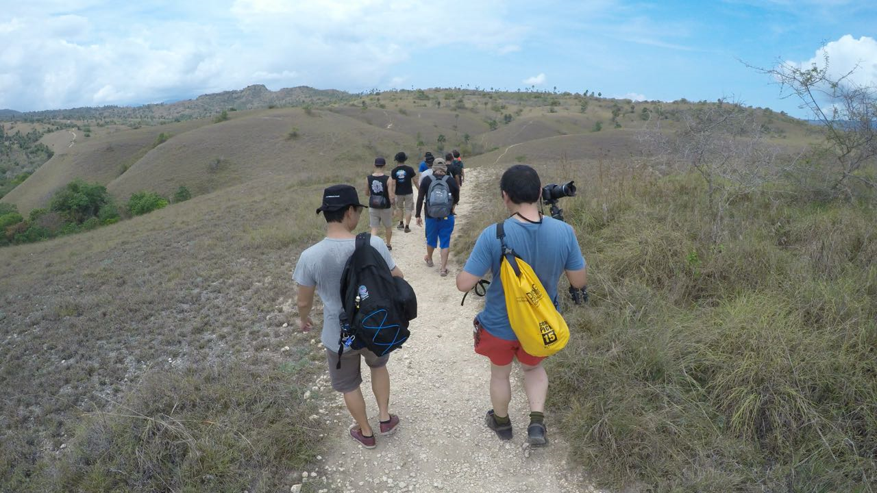 &quot;Wow, Labuan Bajo canteknyee...” “It’s really amazing... &quot;