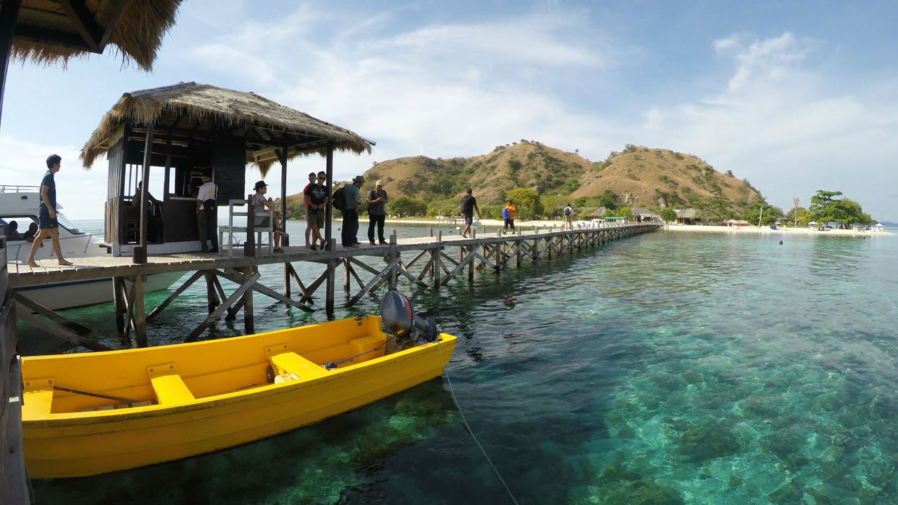 &quot;Wow, Labuan Bajo canteknyee...” “It’s really amazing... &quot;