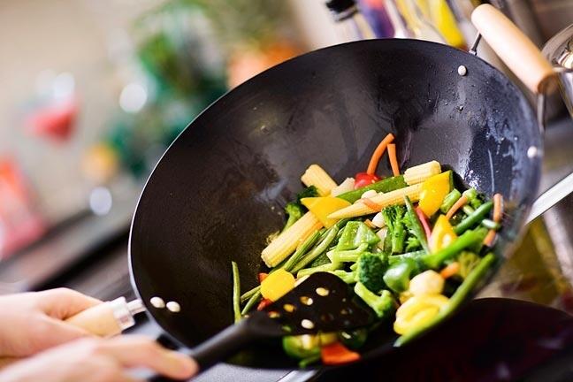 11 cara simpel Supaya terhindar dari bahaya keracunan makanan.