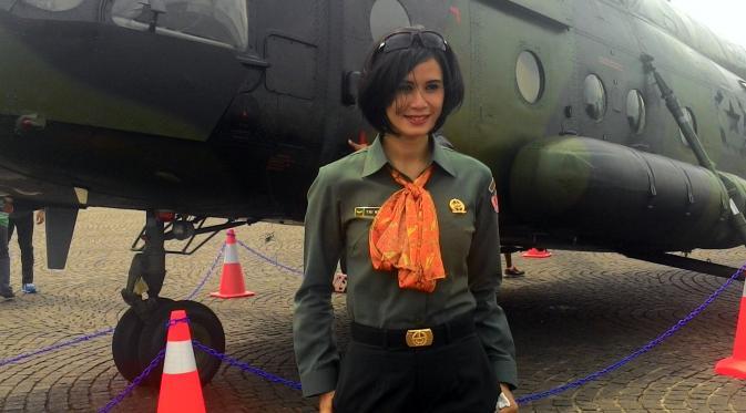 10 Pilot Pesawat Tempur Wanita Cantik