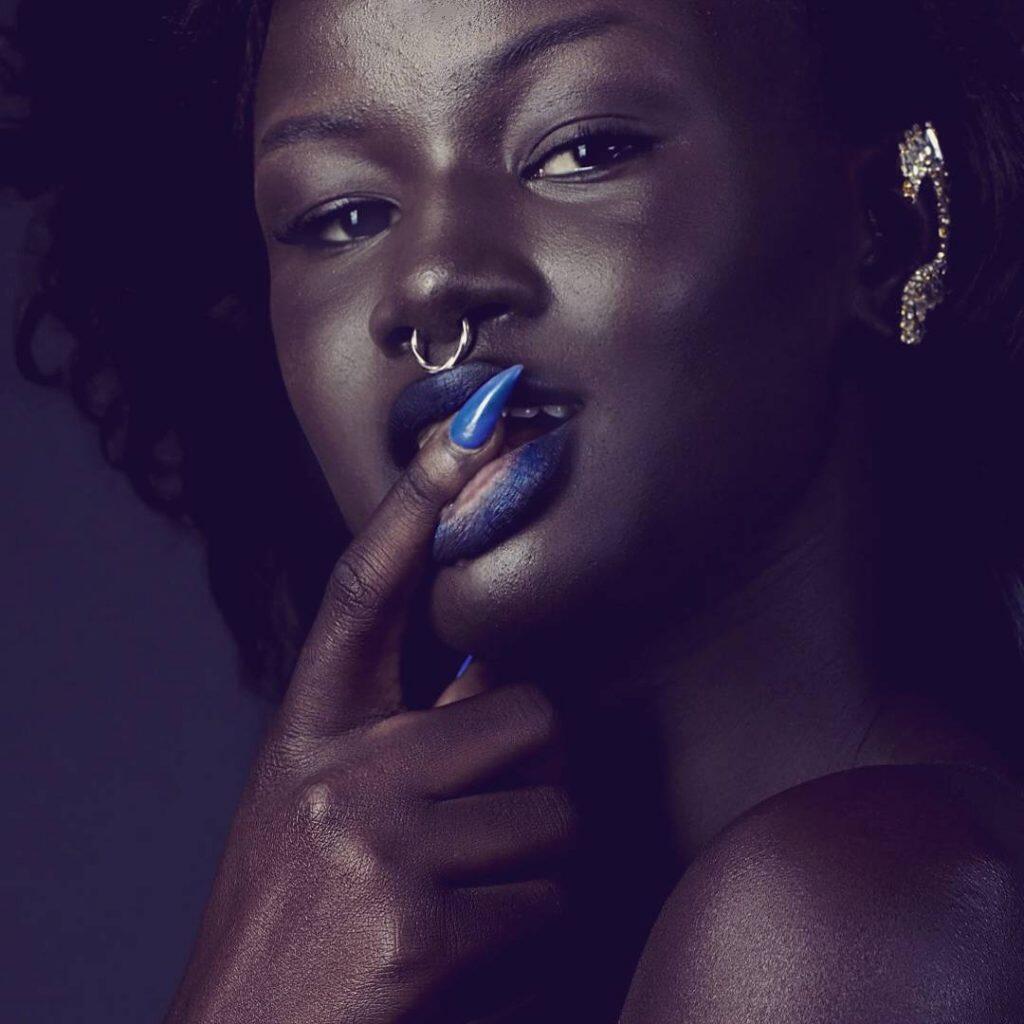 Khoudia Diop, Model Dengan Kulit Gelap Paling Indah Yang Menjadi Viral Di Dunia Maya