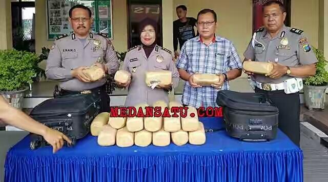 25 Kg ‘Barang Berharga’ Ditinggal Pemiliknya di Loket Bus Kurnia Ringroad