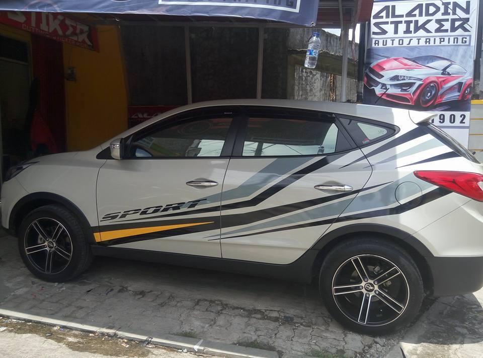 PENGERJAAN TUTUP STIKER MOBIL (FULL BODY, KAP MESIN , ATAS)