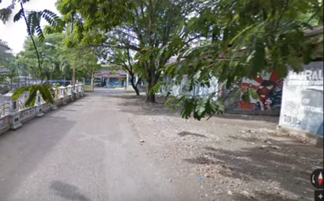 Penampakan Tertangkap Kamera GOOGLE STREET VIEW, yang berani masuk...!!