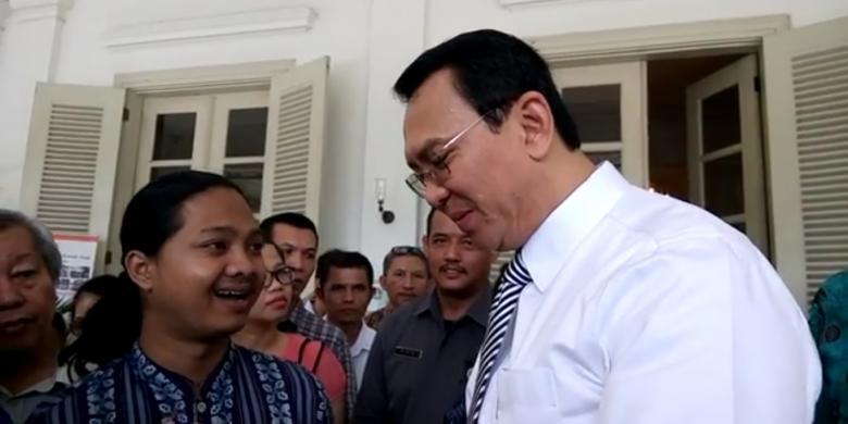 Sampaikan Undangan Pernikahan, Pria Ini Terus Minta Maaf kepada Ahok