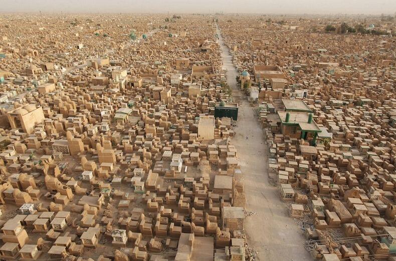 Kuburan terbesar di dunia ternyata kuburan syiah di Najaf Irak