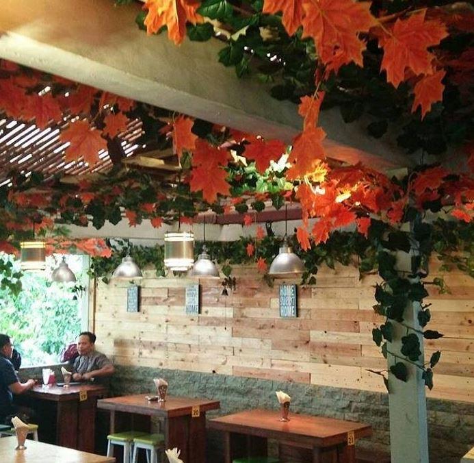 Waroeng Taman Tempat makan asik di Kota Bogor