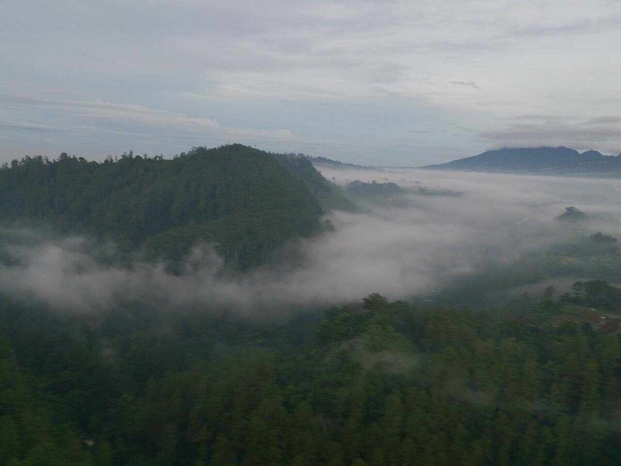 LAUTAN AWAN TEBING KERATON 2 OKTOBER 2016