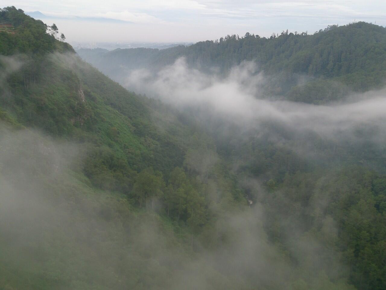 LAUTAN AWAN TEBING KERATON 2 OKTOBER 2016