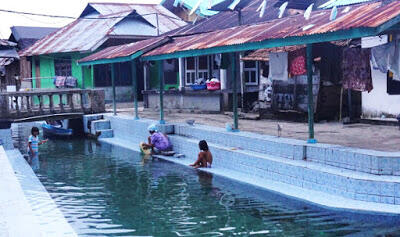 Keren, Desa Ini Memiliki Sungai Keramik