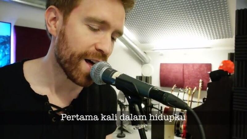 Keren, Pria Asal Norwegia Ciptakan Lagu Nasi Padang