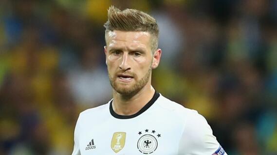 Shkodran Mustafi Ingin Belajar Dari Jerome Boateng & Mats Hummels