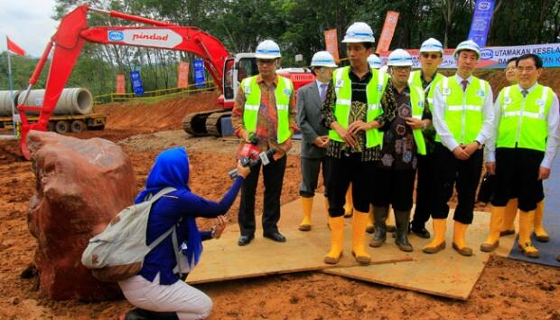 Luhut Tawari Jepang Bangun Kereta Semicepat Jakarta-Surabaya