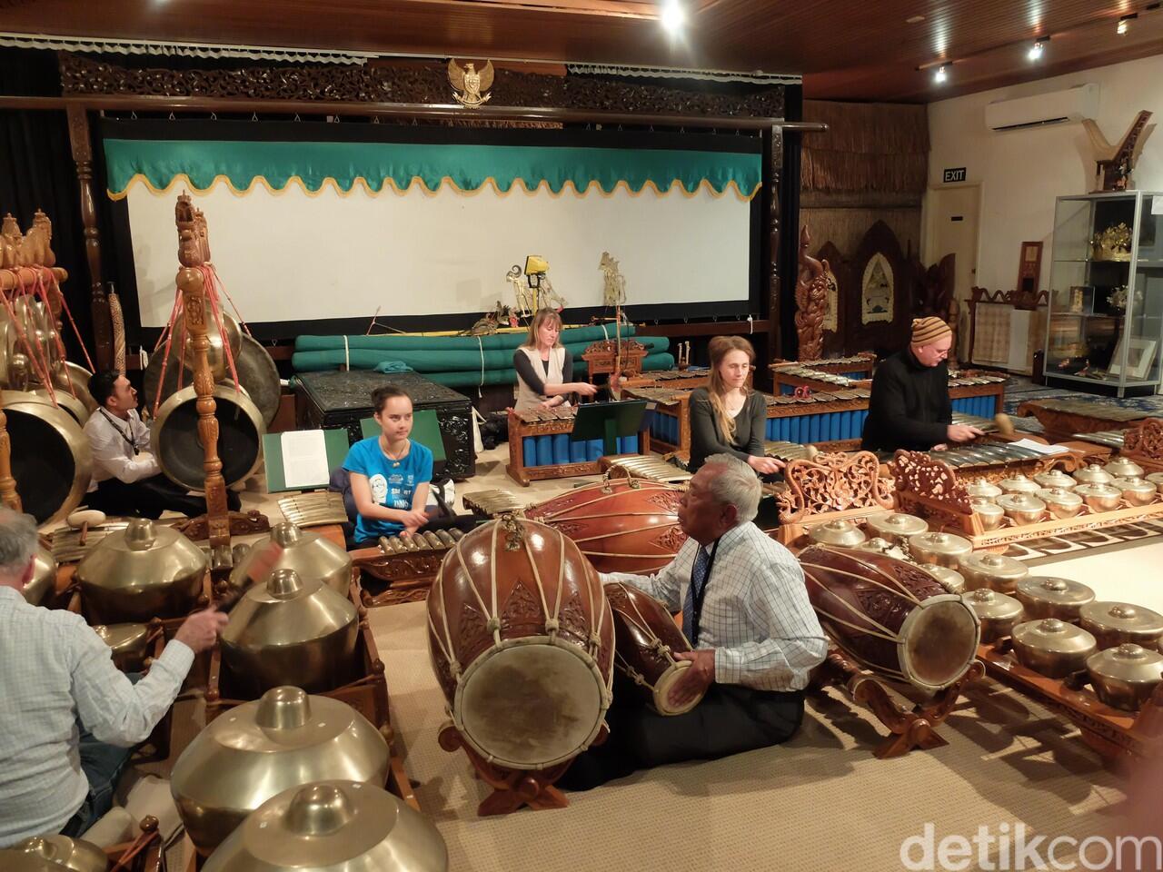 Dedikasi Mbah Sugito Untuk Gamelan