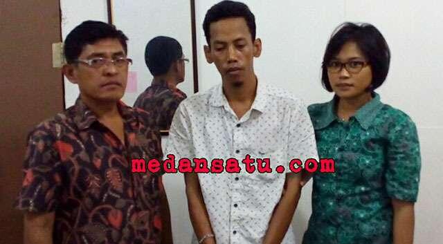 Pria Ini Ketangkap Basah Calon Mertua Sedang Menindih Pacarnya. Ya, Beginilah