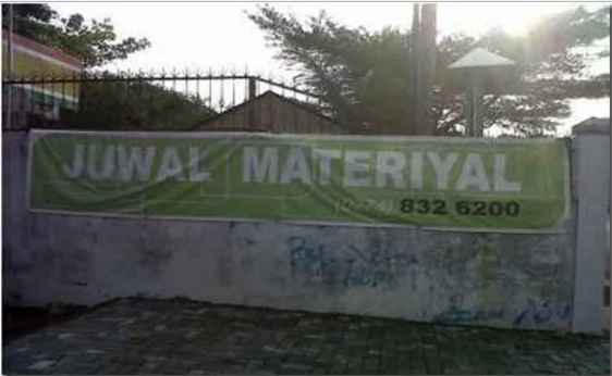 25 Tulisan spanduk peringatan ini lucunya nggak ketulungan, kocak abis