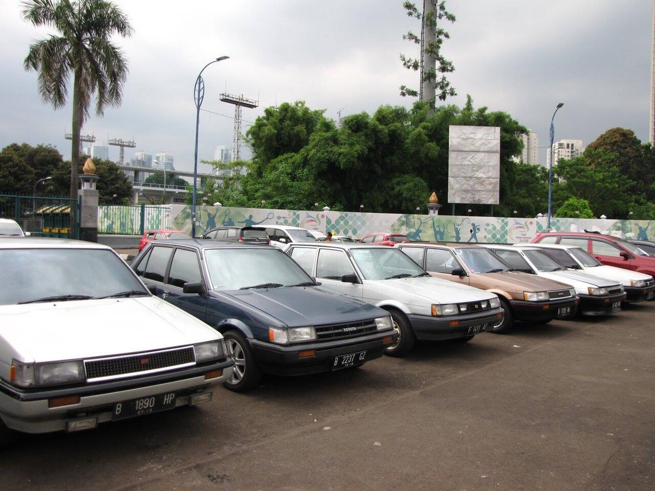 Toyota Corolla GL-SE Saloon Community Chapter Jakarta a.k.a Corolla E80 Community