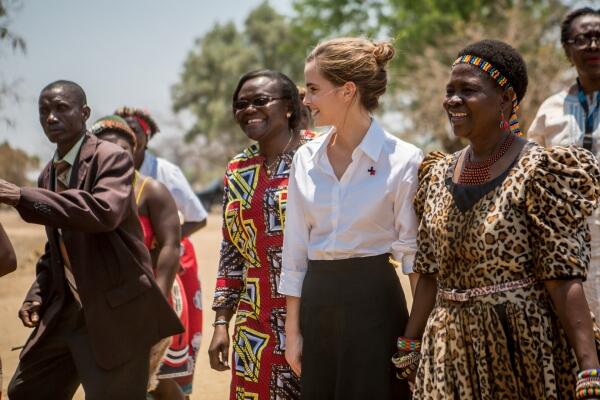 Emma Watson Datang ke Malawi di Hari Anak Perempuan Internasional