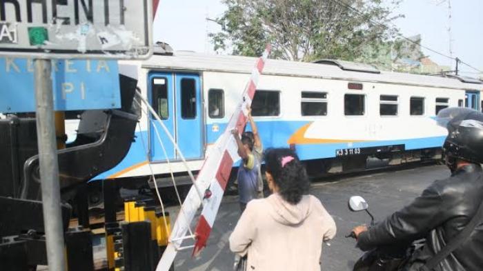 Gara-gara Melamun, Pemuda Ini Bayar Rp 1,6 Juta dan Akibatkan Keterlambatan KA