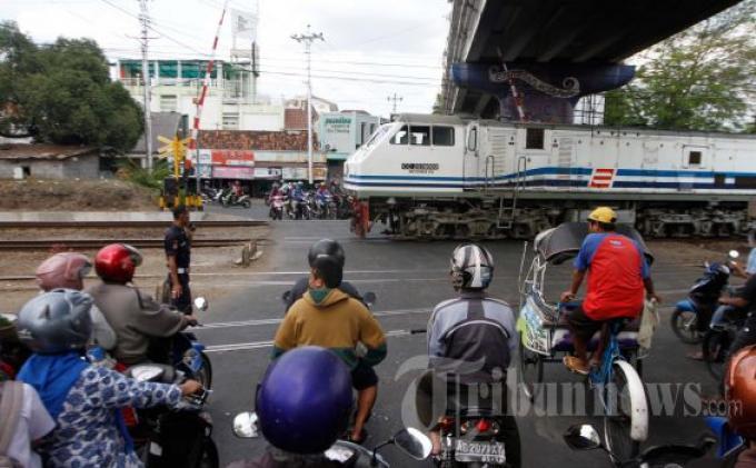 Gara-gara Melamun, Pemuda Ini Bayar Rp 1,6 Juta dan Akibatkan Keterlambatan KA