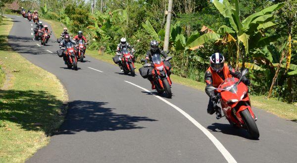 Inilah 5 Sensai Touring Naik Motor Super...