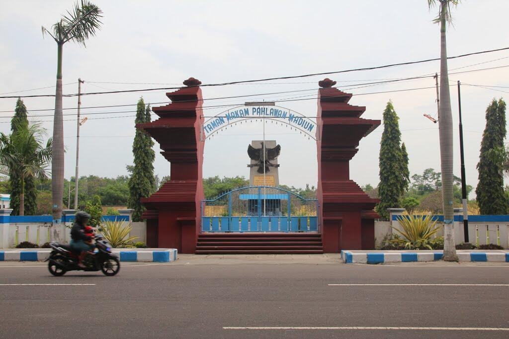 Banteng Ketaton - sejarah yang disingkirkan karena ketakutan