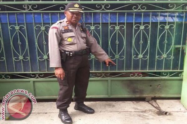 Rumah Plt Sekretaris Golkar Papua Diteror Bom, Kaca Mobil Pecah !