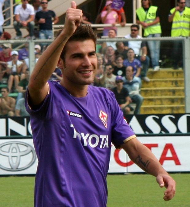 Adrian Mutu Resmi Pensiun dari Sepak bola anak 90 an pasti tahu pemain ini
