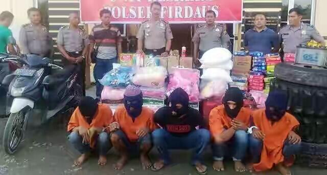 Awas! 5 Orang Bertopeng Ini ‘Bajing Loncat’ Paling Ganas di Jalinsum Tebing