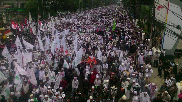 Hadang FPI, Ribuan Personel Gabungan Siaga di Balai Kota DKI